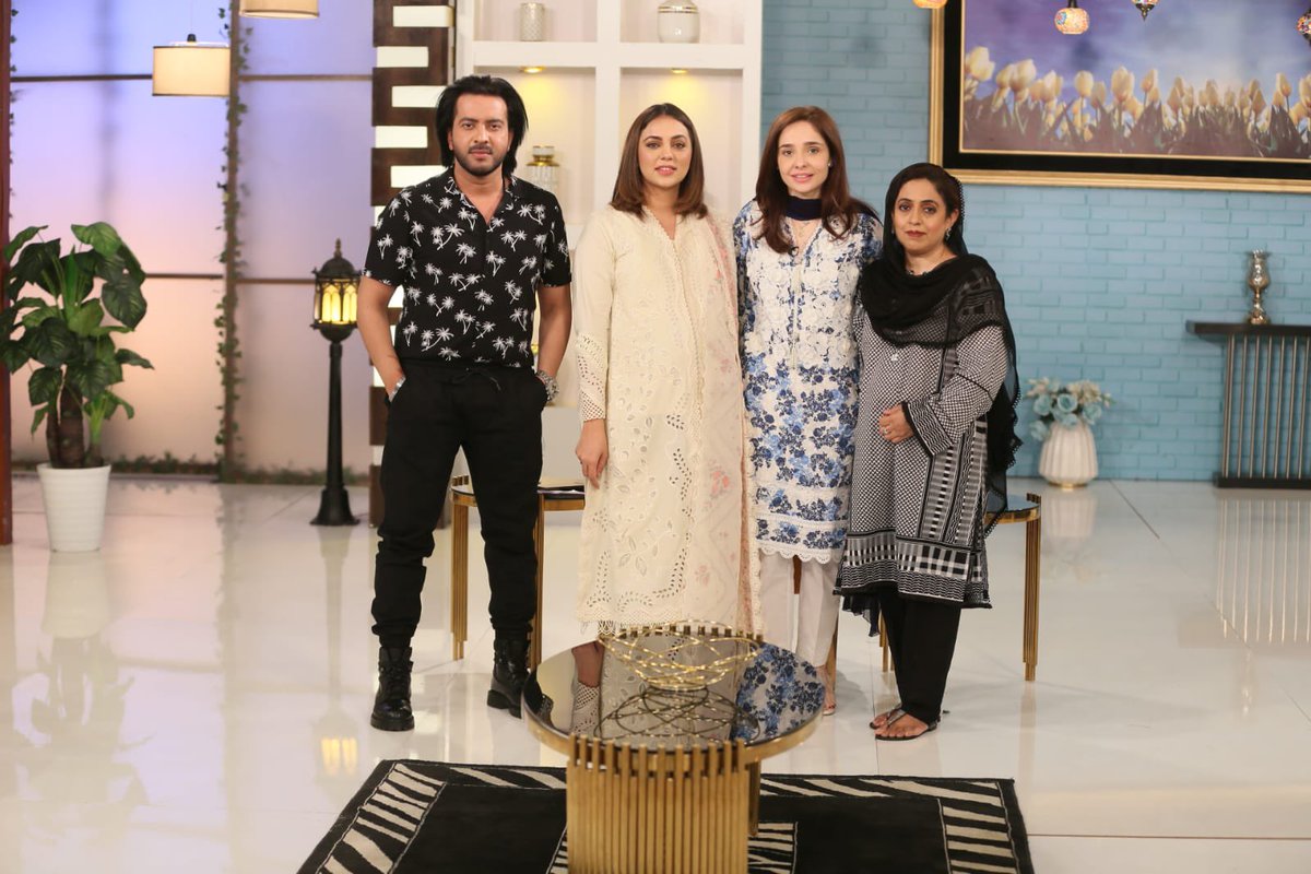 karimkhan88's tweet photo. #PTVHome #maryamnoor #juggankazim #AhmedAliHashmi #karimkhan https://t.co/xdGBbIKRfq
