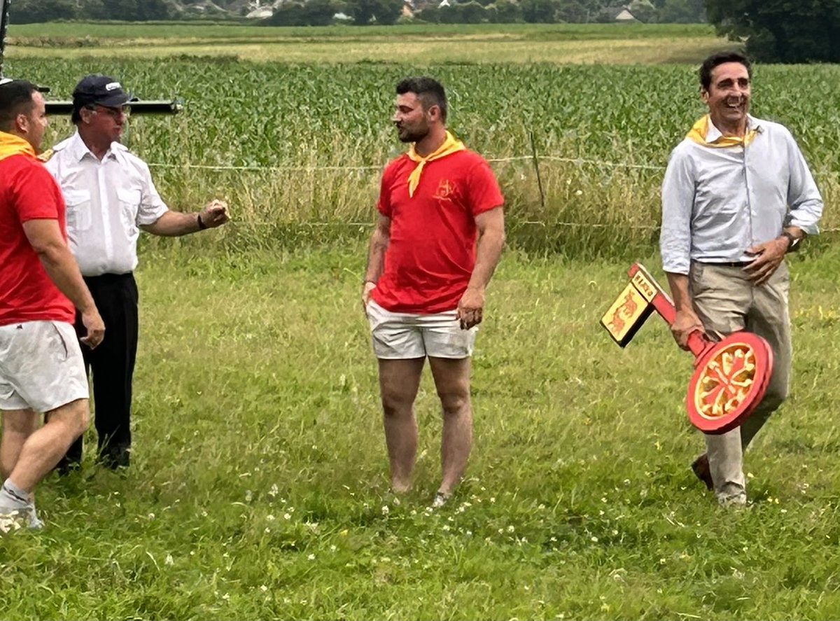 josypoueyto's tweet image. Merci pour votre accueil au fil de cette courte et dense campagne. Avec vos encouragements, vous m’avez communiqué  bcp d’énergie. J’ai confiance car je vous connais ! Je compte sur vous dimanche et la France compte sur vous. Ce soir, détente aux fêtes de Caubios-Loos !