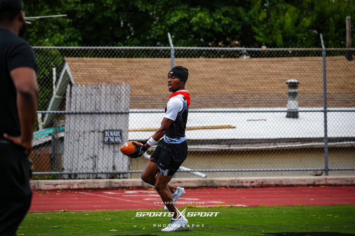 samir_wilkins's tweet photo. Great 7on7 against Central High School yesterday! Loved the competitiveness. Keep stacking days , senior szn almost here! https://t.co/S0MMIyO7jy