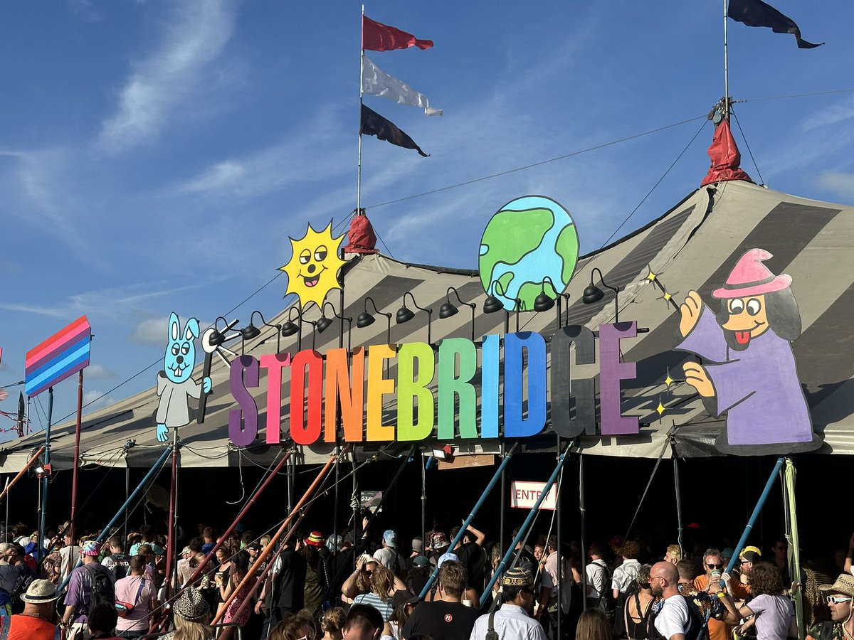 Glastonbury Live tweet media