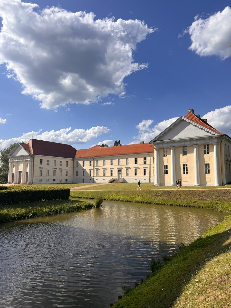 „Nur in Rheinsberg war ich glücklich“, sagte Friedrich der Große einmal über seine Zeit als Kronprinz (1736-1740). 

#Brandenburg