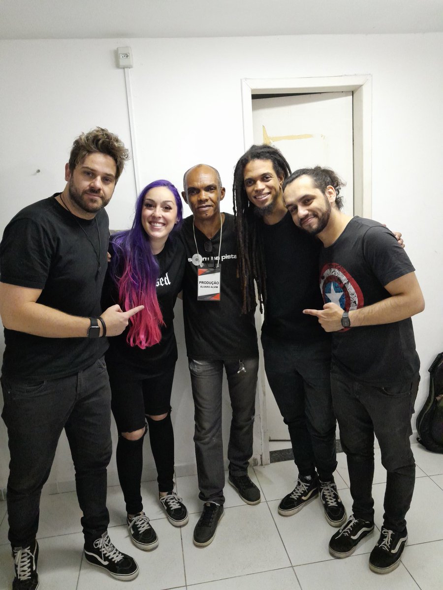 bateraalvim's tweet photo. Christian Rock Festival com a @athos2 um grande show..... https://t.co/3SGSxC7OqI