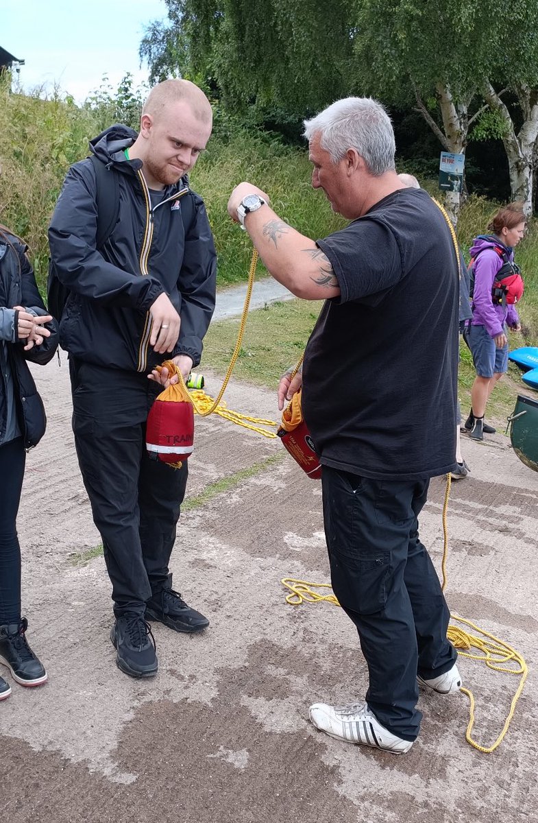 AbbeysWave1's tweet photo. We met the South Yorkshire Fire Service and Sam’s dad. They were fantastic and showed us how to throw the life saving rope, letting us practice https://t.co/cG0gQCD4R2