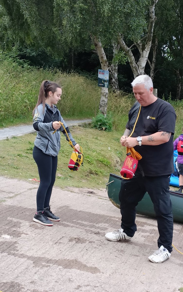AbbeysWave1's tweet photo. We met the South Yorkshire Fire Service and Sam’s dad. They were fantastic and showed us how to throw the life saving rope, letting us practice https://t.co/cG0gQCD4R2