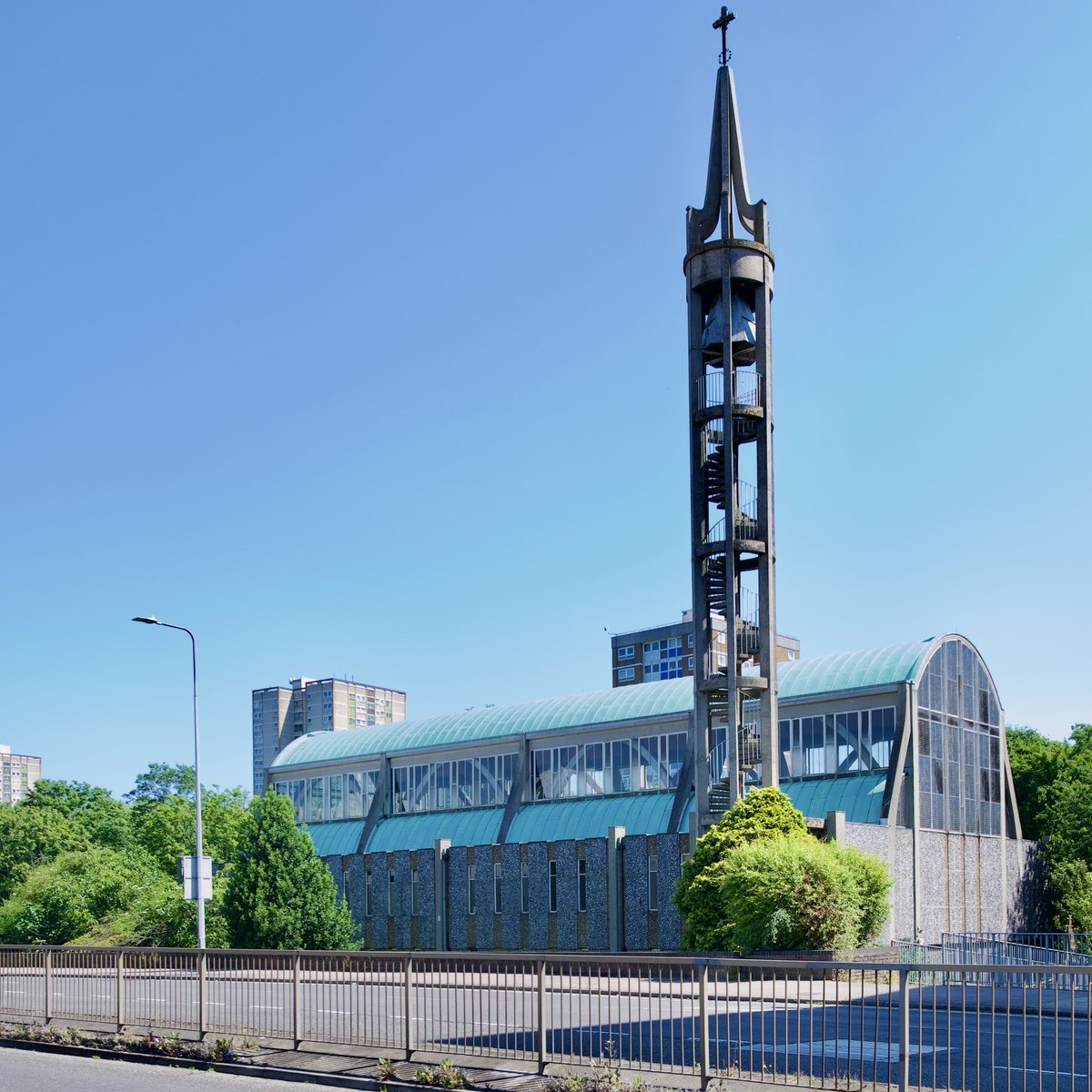 joncarrigan's tweet photo. @modernistmag @C20Society churches in @HarlowTCM @BasildonTC and @StevenageBC https://t.co/MrZ3C1Sqac