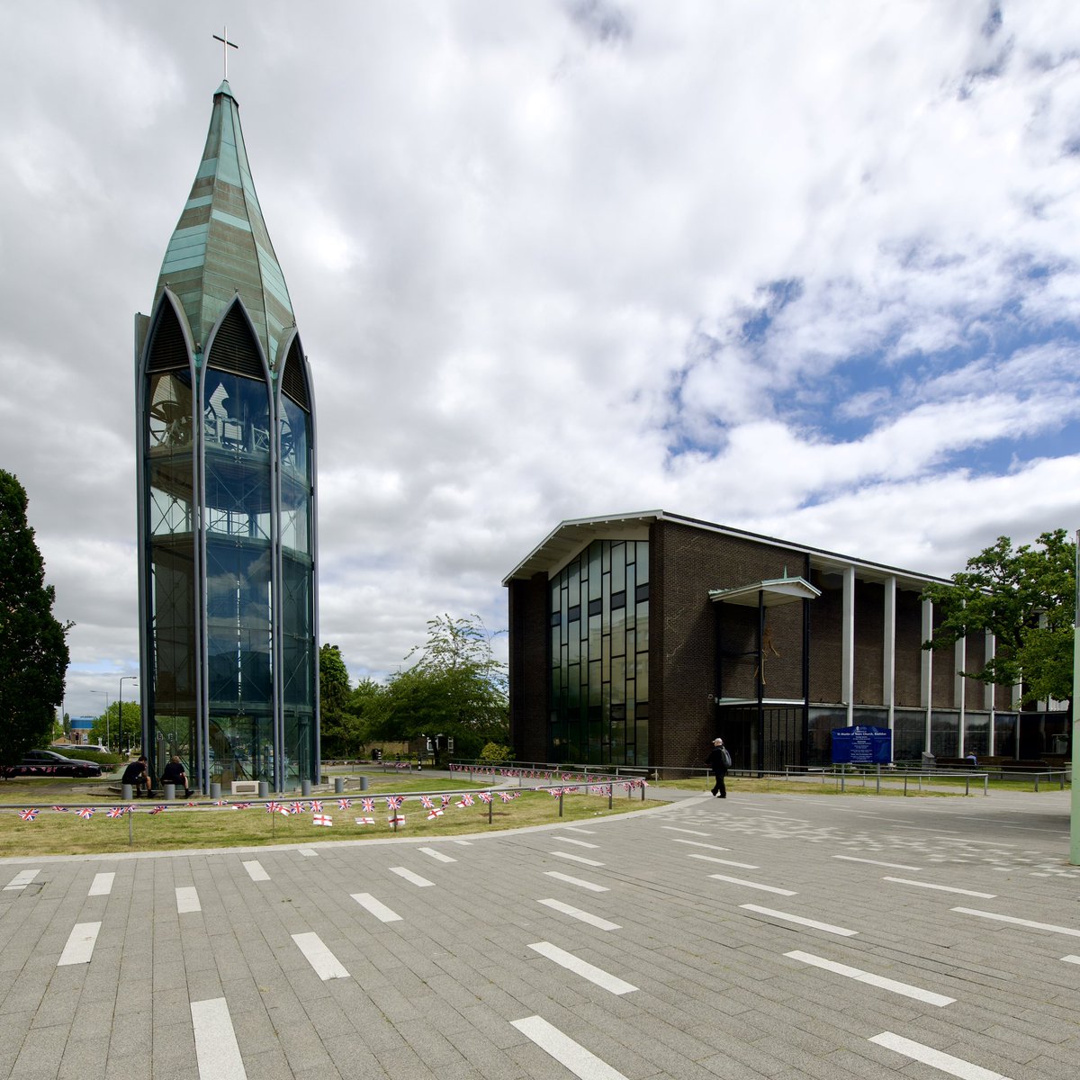joncarrigan's tweet photo. @modernistmag @C20Society churches in @HarlowTCM @BasildonTC and @StevenageBC https://t.co/MrZ3C1Sqac
