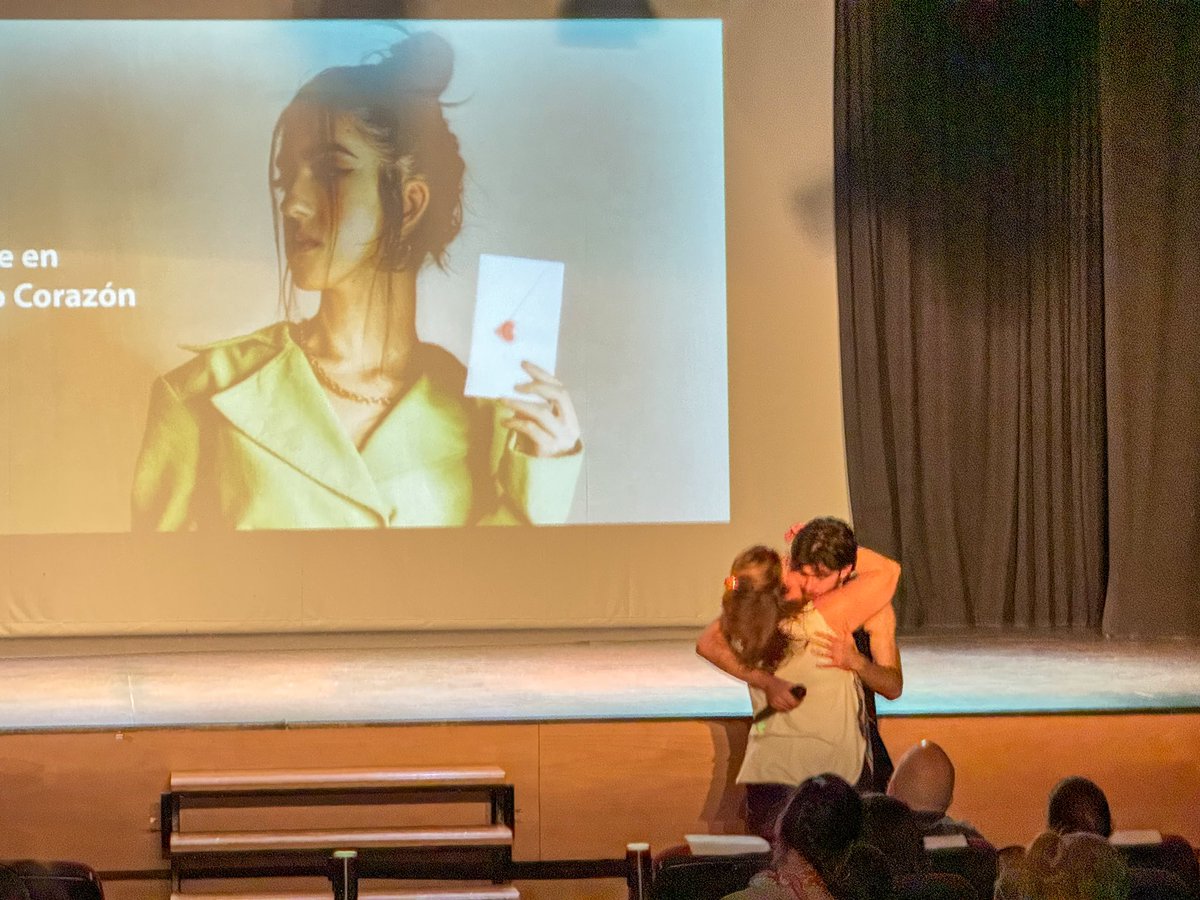 IPM_EMMVA's tweet photo. Muchas gracias a todos los que hoy nos habéis acompañado en el acto homenaje a Celia González, con su familia, sus amigos sus compañeros y alumnos… GRACIAS ❤️
#SiempreEnNuestroCorazón
#EnclavedeCe https://t.co/9sbuAdW73m
