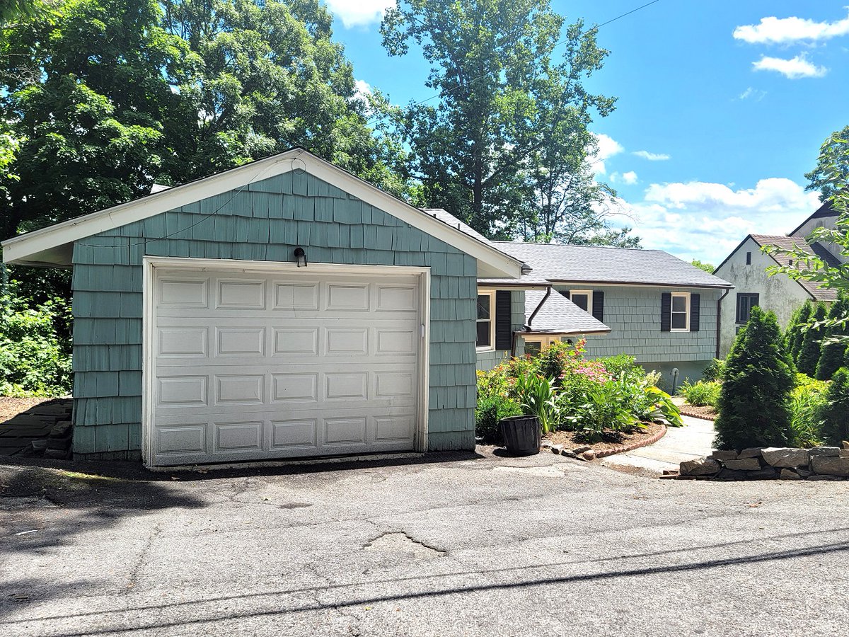 New Listing in Scarsdale!
OPEN HOUSE 06/30/24, 3-6 P.M.!
giohomes.com/homes-for-sale…