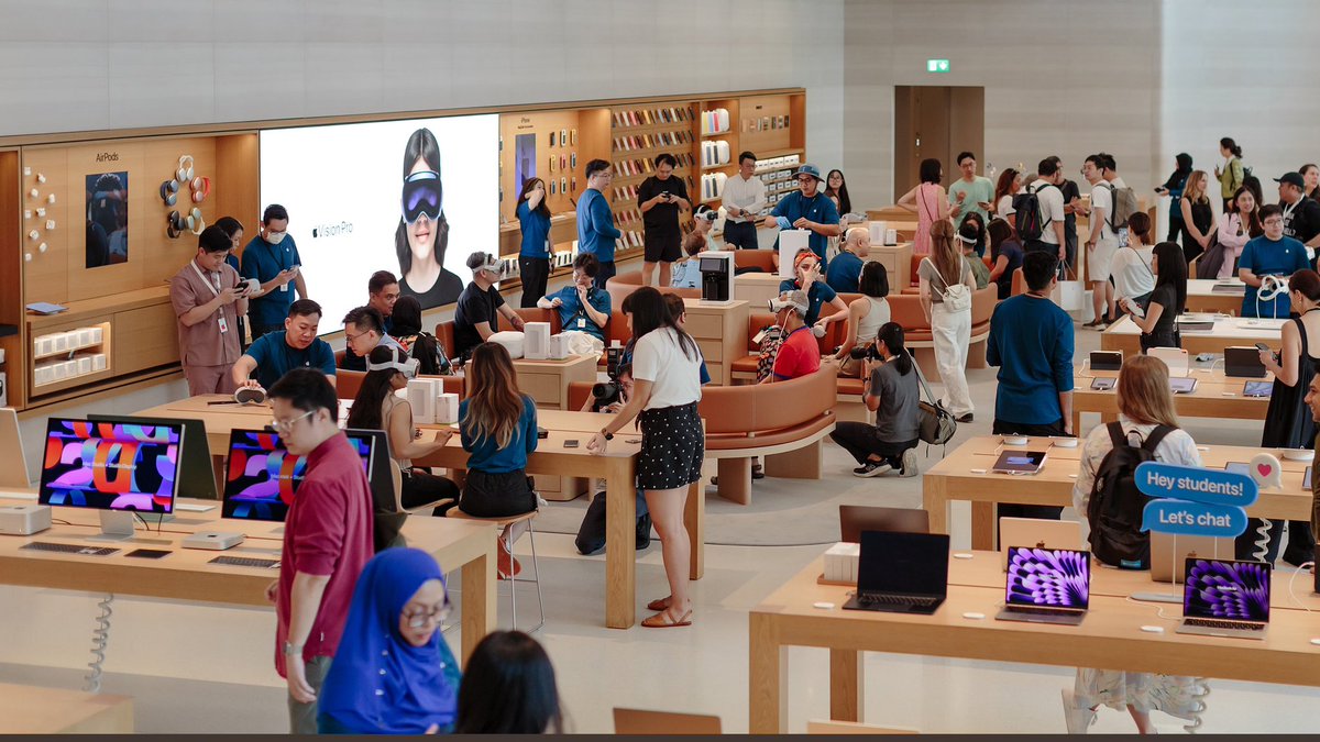 gregjoz's tweet photo. Even more customers can experience Apple Vision Pro! It’s available today in mainland China and Japan, as well as Hong Kong and Singapore, and you can pre-order in Australia, Canada, France, Germany, and the UK. 🌎🌏🌍 https://t.co/1eWnAHEGfo