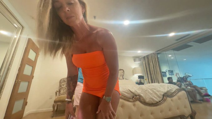 Sweet Vickie VIP is live now! https://t.co/jpUpAYgPT4 https://t.co/15L8onB1li