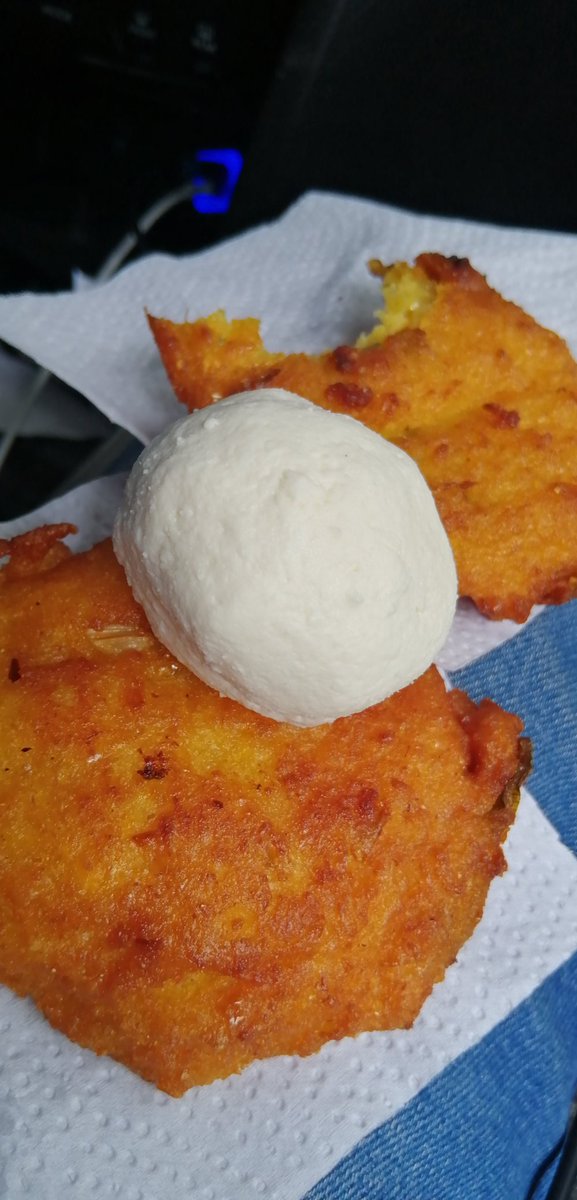 BNova53's tweet photo. Pasar por #mocari es obligatorio empacarse unos buñuelos de maiz y una bola de queso amasado #Monteria https://t.co/pL0vtdLLnD