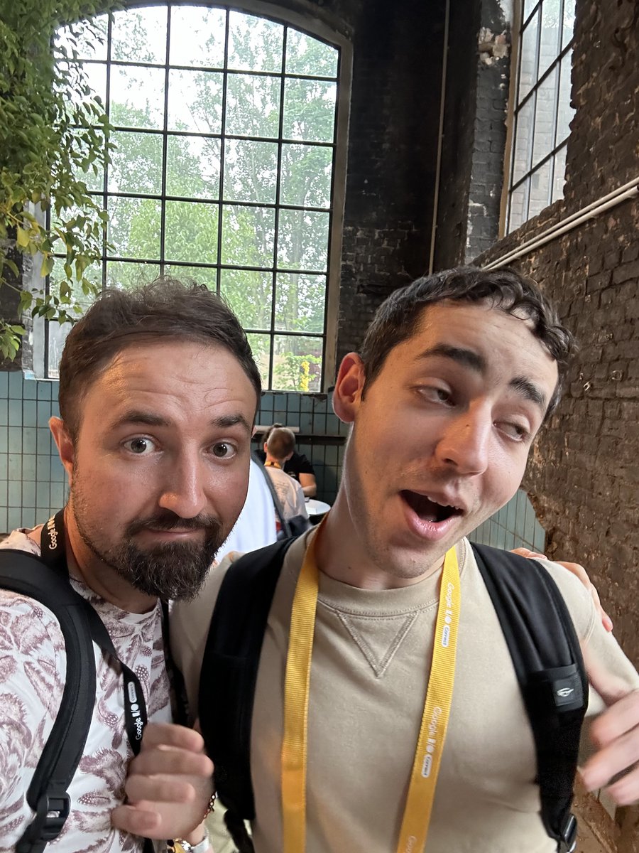 ulusoyapps's tweet photo. Selfies Part 2 #GoogleConnectIO https://t.co/qKxzvDtM9N