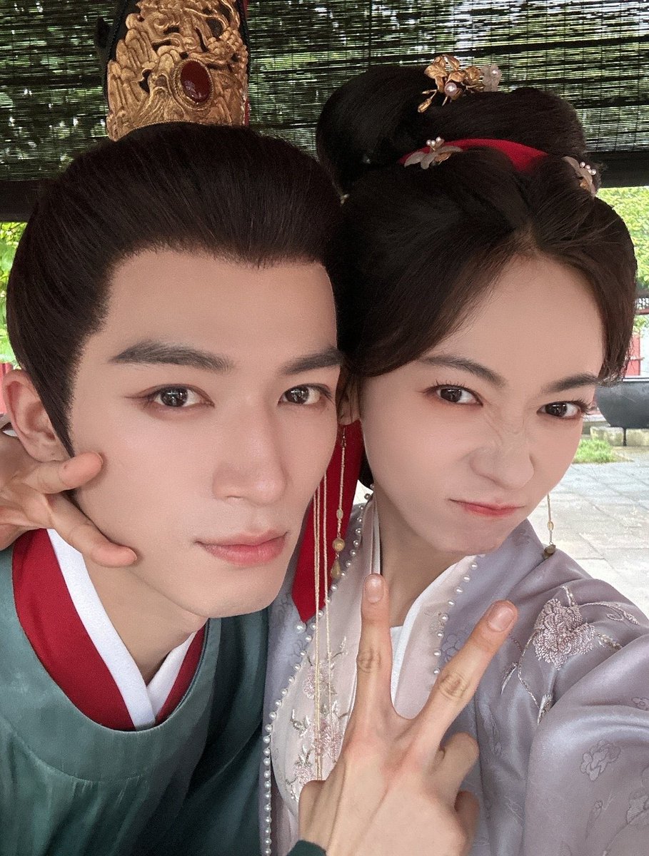 lycheefrost's tweet photo. the double parents feeding us so well 🥺 https://t.co/Hflg8WIV4w