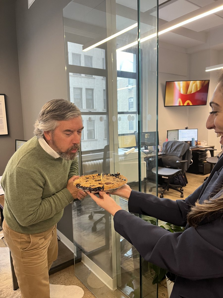 ForefrontComms's tweet photo. As we officially enter summer, we're sharing a #TeamForefront birthday round-up! This spring, we celebrated our colleagues' special days with their favorite sweet treats, including Insomnia Cookies, blueberry pie, Krispy Kreme donuts and ice cream sundaes. Check out some photos: https://t.co/TKvREUliOd