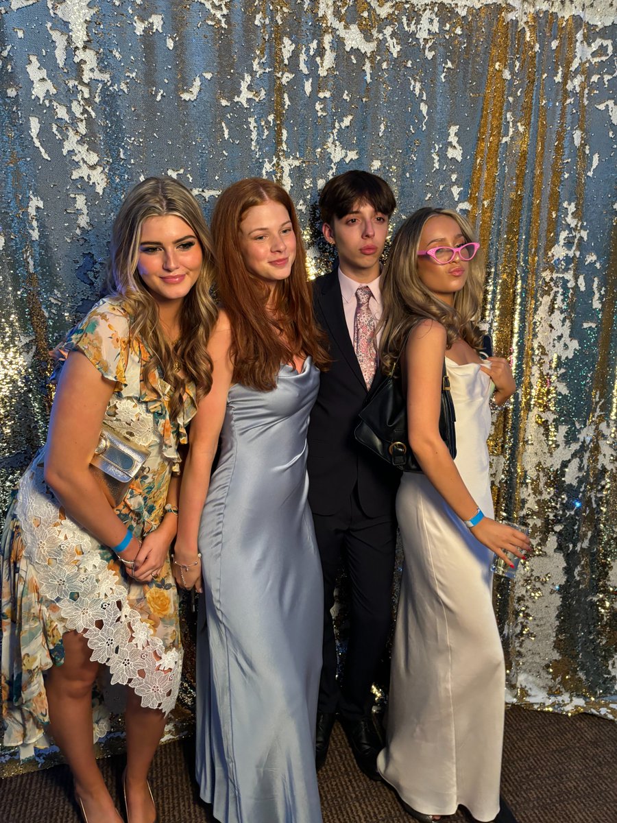 Harrogate Grammar School tweet media