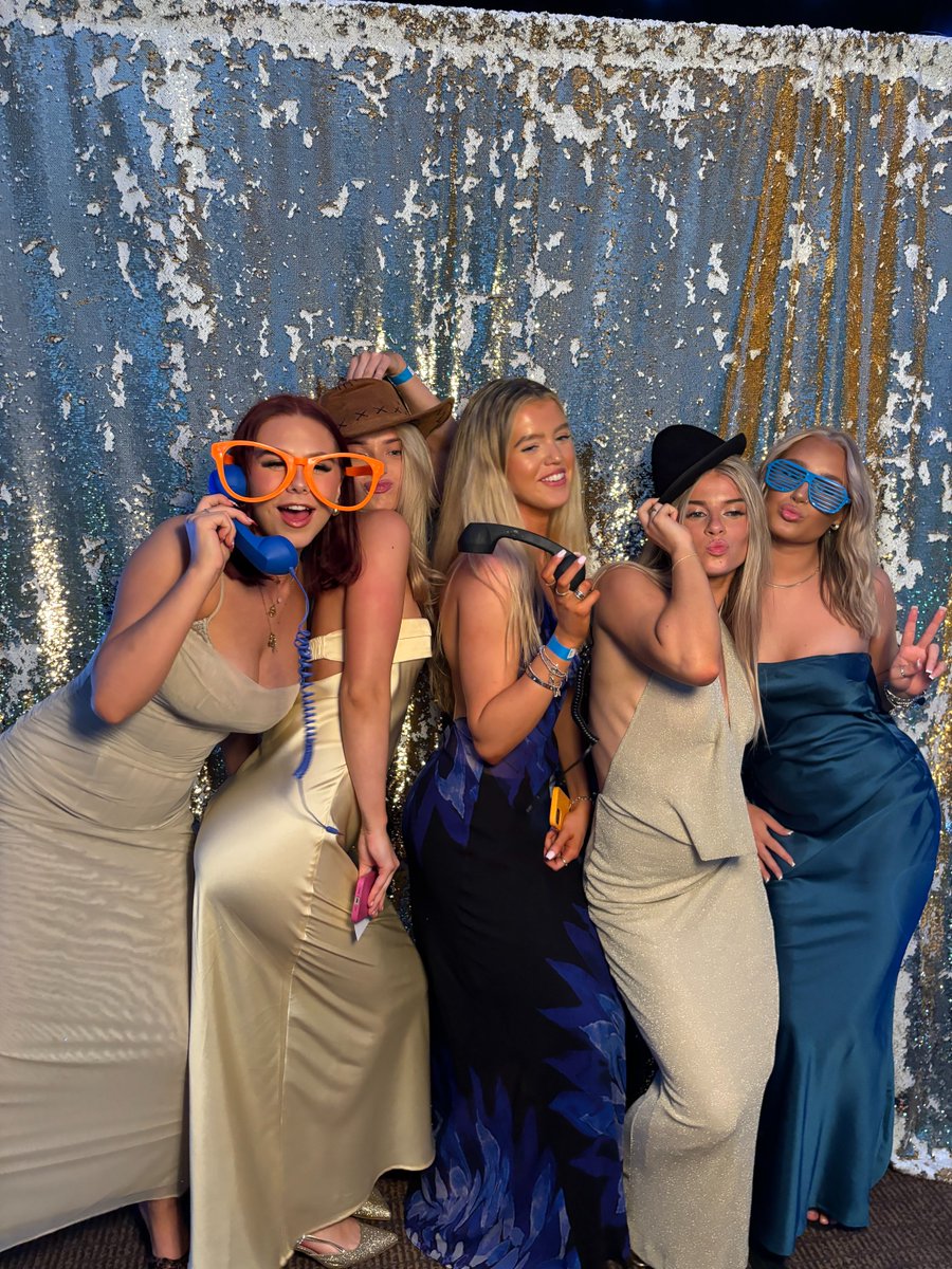 Harrogate Grammar School tweet media