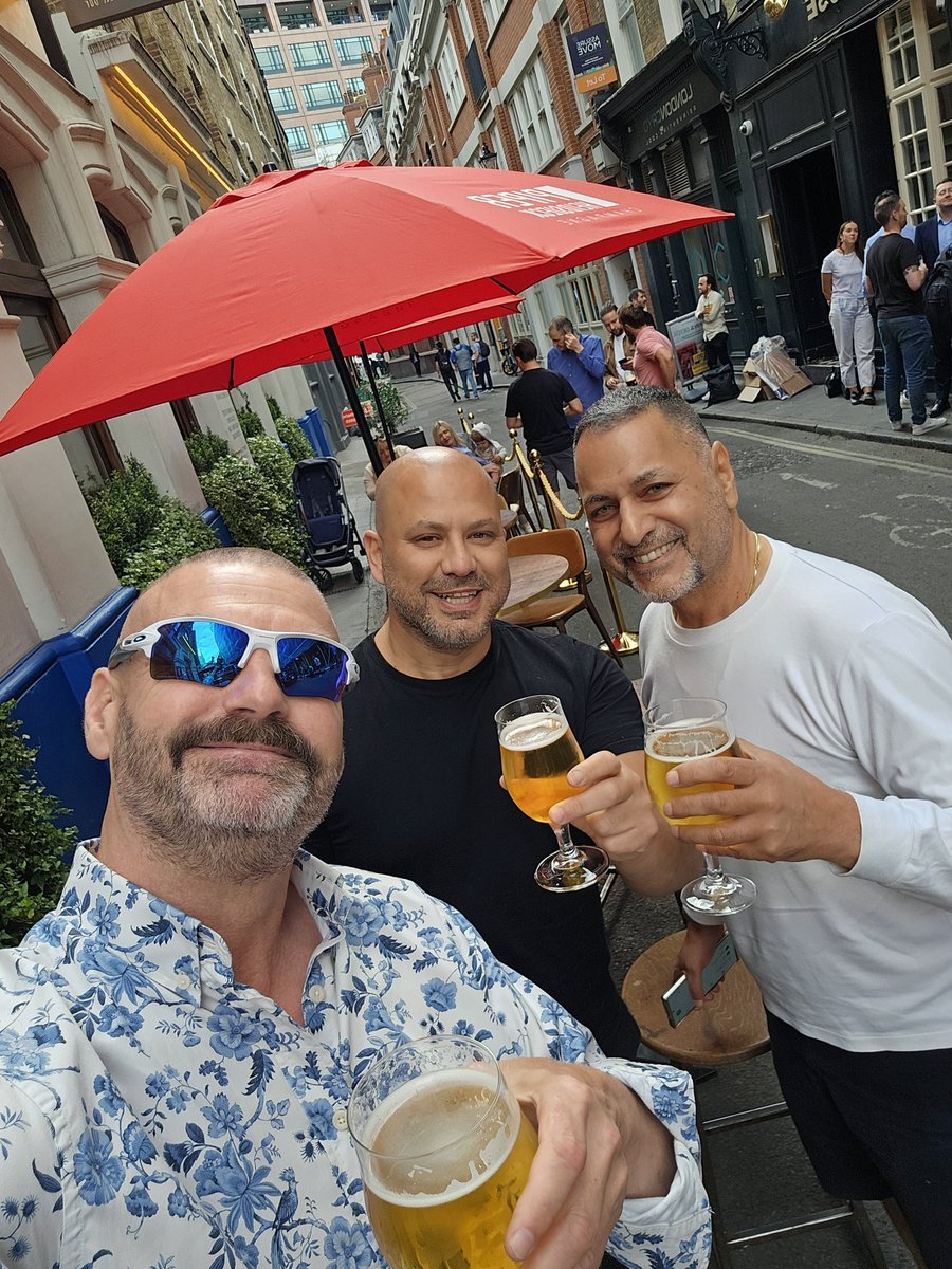 ccshoreditch's tweet photo. If Charlie says Pride mode actived then #PrideMode actived 🥰😎🥰😎🥰😎🥰 https://t.co/5hXICp2oZ0