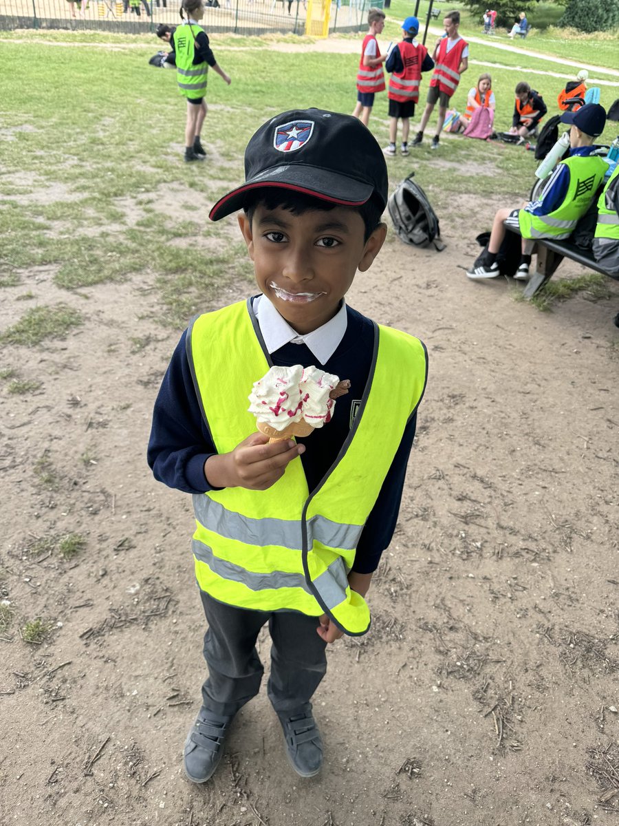 MissTaylorWG's tweet photo. Just what we needed. Today, these amazing children walked over 7 miles for @Stonebridgecit1 as part of @TransformTrust #communityactionweek https://t.co/iX2RlzLEk8