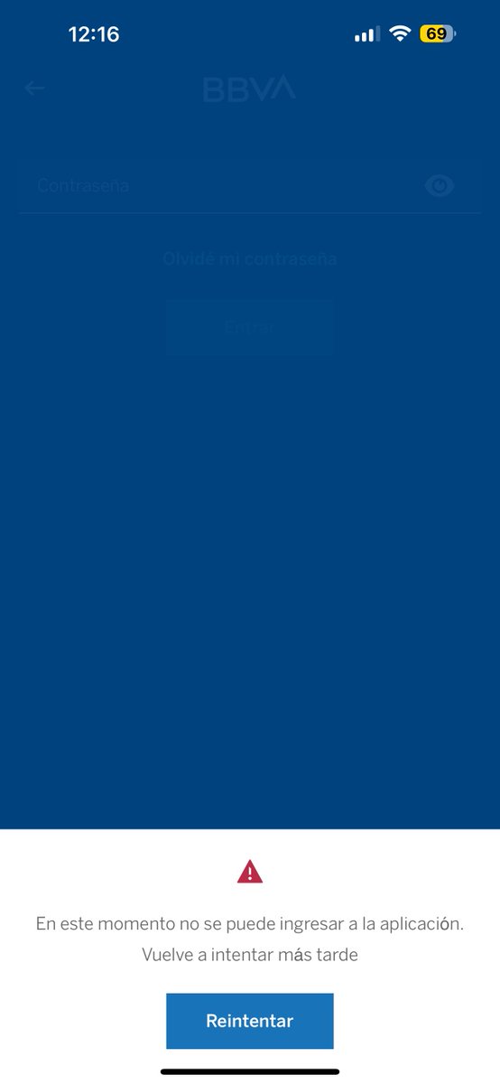 JKirvant's tweet photo. Oye @BBVA_Mex tu app era la mejor de los bancos "convencionales" al menos en  dispositivos iOS

Y últimamente con las actualizaciones esta pésima, muy lenta y ahorita ni me deja entrar a mi cuenta 

¿Cuándo la van a arreglar?

#BBVA https://t.co/neq9NvJFg3