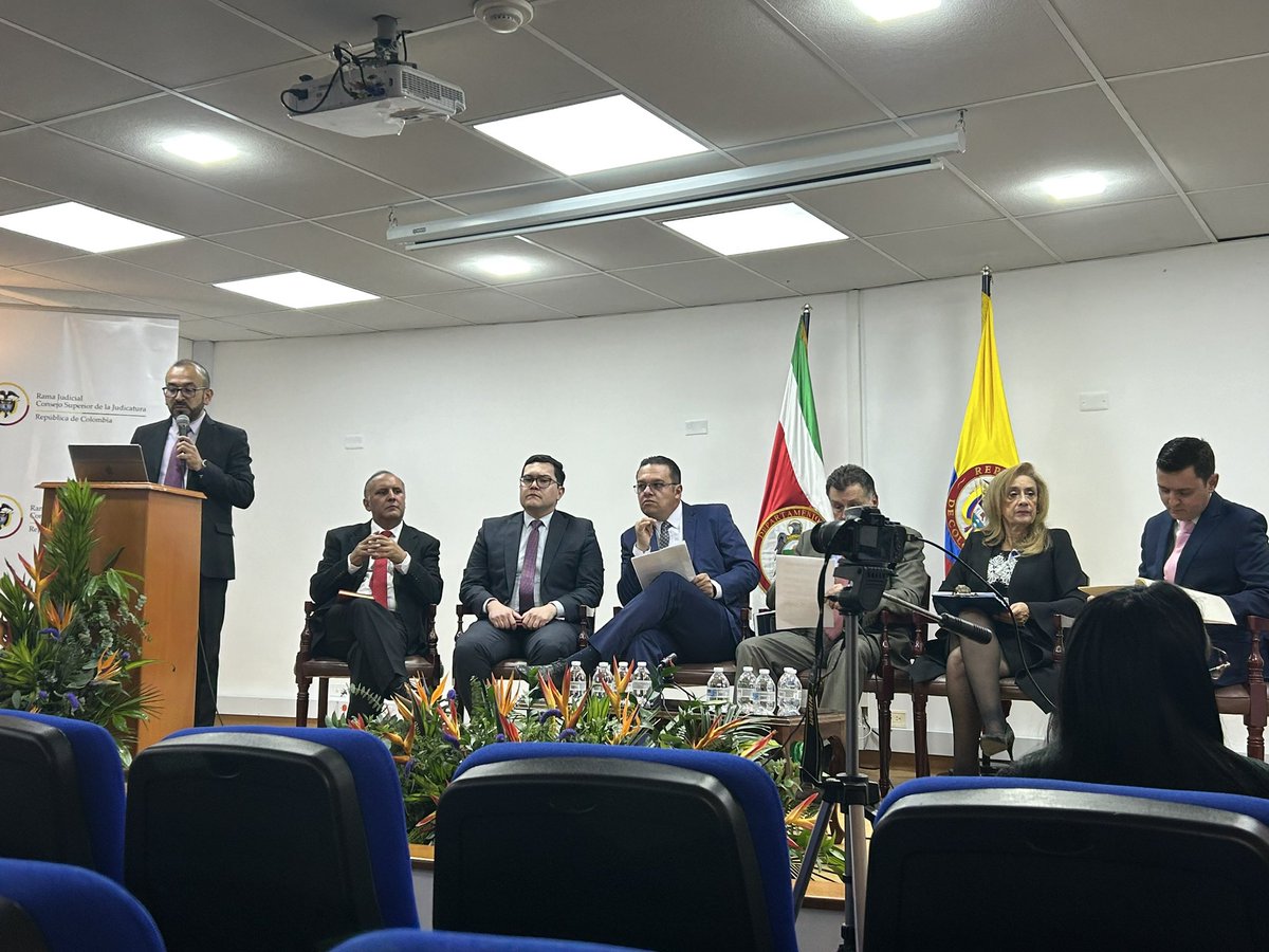 DerechoJDC's tweet photo. #Derecho ‼️Ayer participamos en el espacio de diálogo de la Rama Judicial, donde se abordó un importante tema como es el acceso a la justicia y las herramientas digitales.⌨️💻🖥️

#SomosMásSomosLaJuan
#Educaciondecalidad
#Pregrado https://t.co/upqcjZWCoN