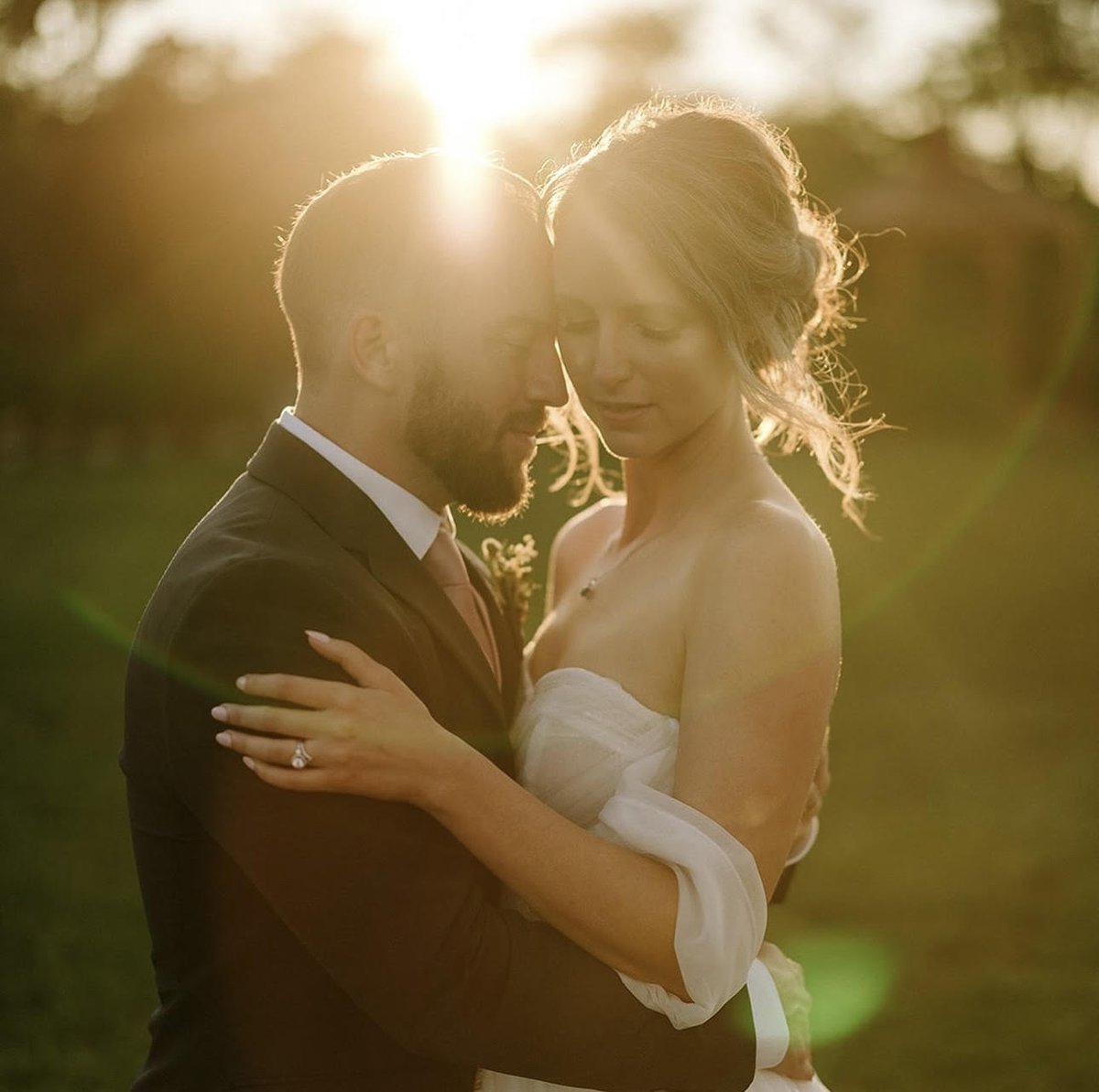 SeacoastSciCtr's tweet image. #Goldenhour is one of our favorite hours during a wedding! If you are interested in having your wedding along the #NHSeacoast, please reach out for 2025 availability. seacoastsciencecenter.org/weddings
@Loveaffairsuite @fasinflowers @madeleinesdaughter @alexwiciel