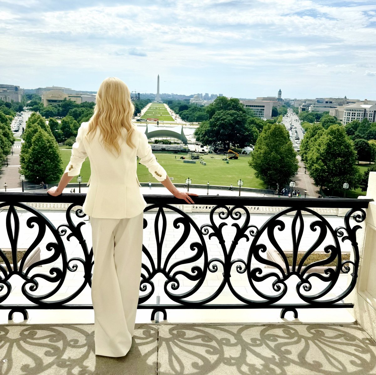 Katherine McNamara tweet media