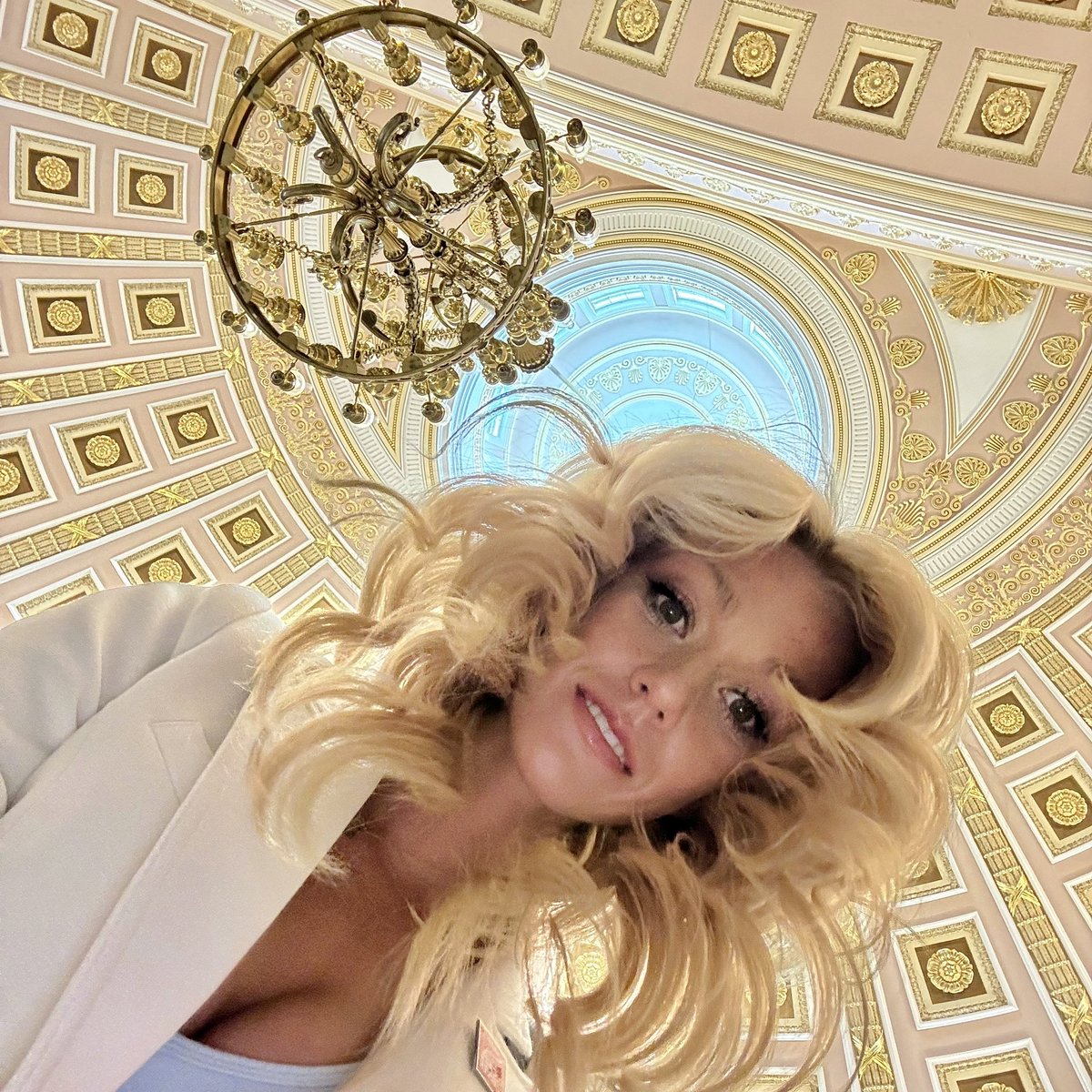 Katherine McNamara tweet media