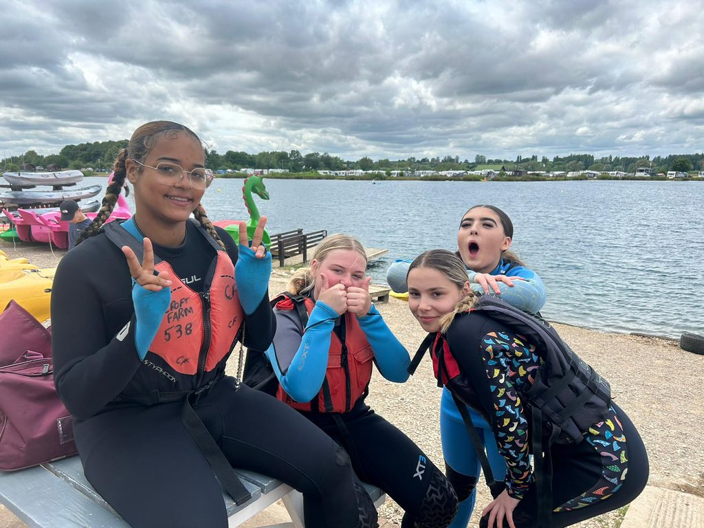 EdgeNorthfield's tweet photo. Good weather, good fun, good friends. A great time kayaking and paddle boarding #magicmoments #creatingnewstories https://t.co/Oix85pbZm4