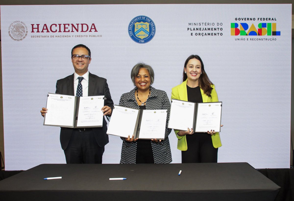 Hoy nos reunimos tres de las cinco mayores economías de América: Brasil, EUA y #México, para reflexionar sobre los avances logrados y los próximos pasos para fomentar el crecimiento económico en la región. 🇧🇷🇺🇸🇲🇽

Presentamos los avances en el diseño y fortalecimiento de