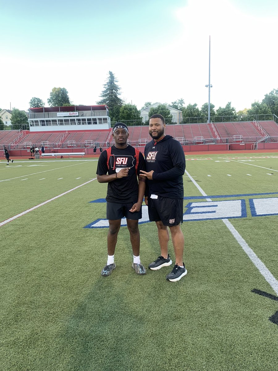 NaseemWertz's tweet photo. Had a great day yesterday at @RedFlashFB camp! I appreciate the opportunity to showcase my talent @coachZMorehead ❤️🖤 https://t.co/WKO7CVKNnw