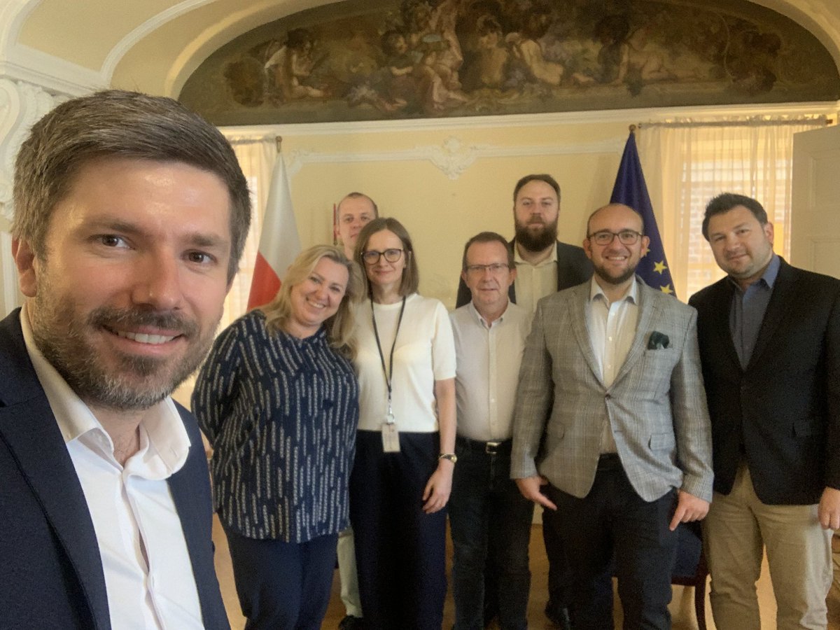 Adrian Kubicki tweet media