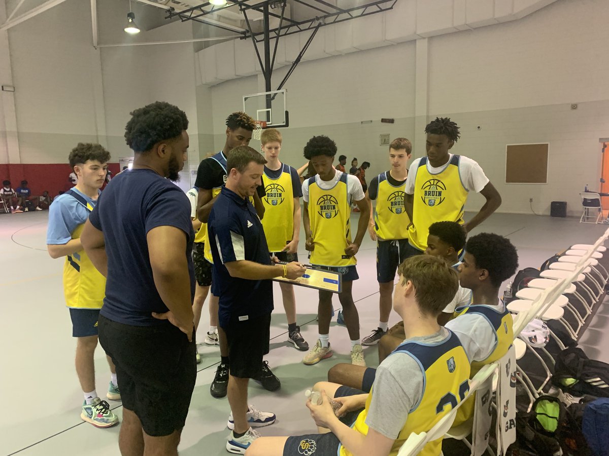 JC_BobcatsMBK's tweet photo. Jones 🏀 Shootout

St. Joe  battling Columbia in our remolded D.O Thomas Sr. Physical Ed building.

#ChampionshipMentality https://t.co/YSiHPsBbYU
