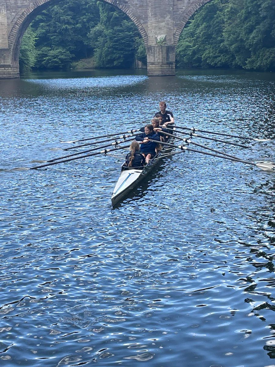 ChoristerSchool's tweet photo. Great to see some of our Year 6 rowers on the river afternoon in such lovely weather conditions! #ChoristerRowing https://t.co/z9XiGzDEiq