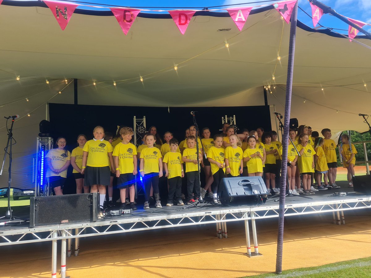Treorchy Primary School (@treorchyprimary) on Twitter photo Our children loved singing in the Cor Cynefin y Clwstwr at the Rhondda Arts Festival today after school. Diolch to staff and parents who supported them! 🎶🏴 <a href="/LoveTreorchy/">Love Treorchy</a> <a href="/RAFT_Wales/">Rhondda Arts Festival (RAFT)</a> <a href="/tcscriwcymraeg/">TCS Criw Cymraeg</a> <a href="/TCSCymraeg/">TCS Cymraeg</a> Our children loved singing in the Cor Cynefin y Clwstwr at the Rhondda Arts Festival today after school. Diolch to staff and parents who supported them! 🎶🏴 <a href="/LoveTreorchy/">Love Treorchy</a> <a href="/RAFT_Wales/">Rhondda Arts Festival (RAFT)</a> <a href="/tcscriwcymraeg/">TCS Criw Cymraeg</a> <a href="/TCSCymraeg/">TCS Cymraeg</a>