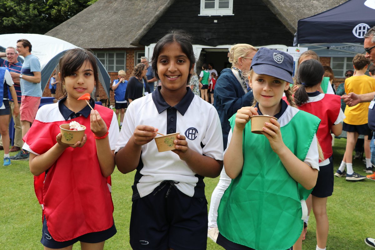 TownCloseSchool's tweet photo. Special thanks to our PTA volunteers for their ever-popular strawberries & cream stand & to our own Catering Team for the teas, coffees & obligatory shortbread.
#TownClosePrep #TownCloseSportsDay #TownCloseGames #TownCloseCommunity #TownClosePTA #TownCloseMoments https://t.co/x1MiZgtNzs