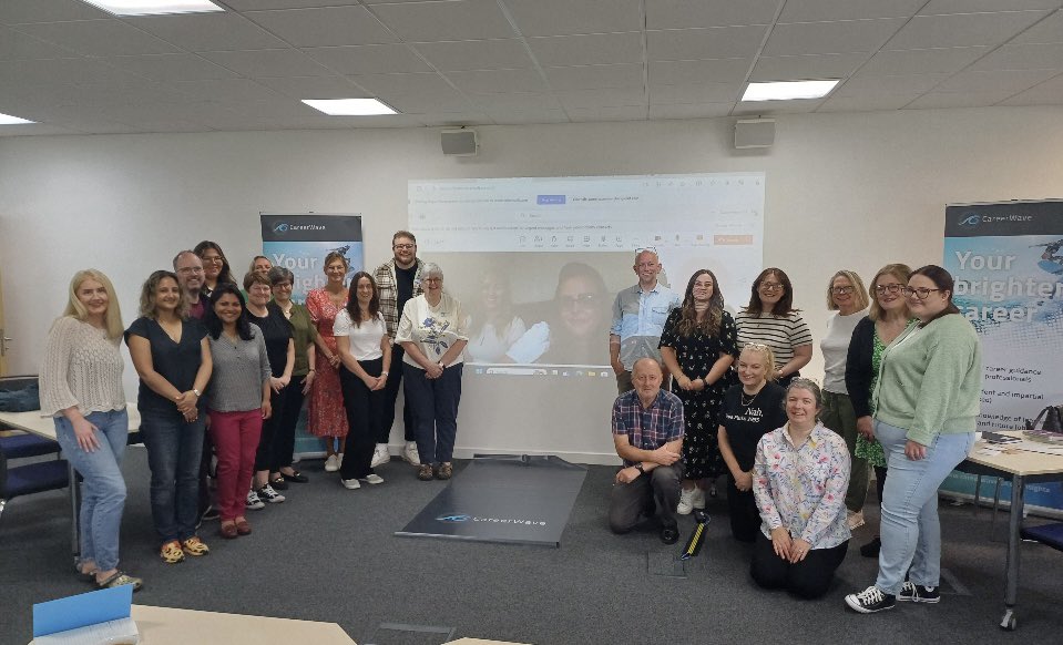 CareerWave tweet media