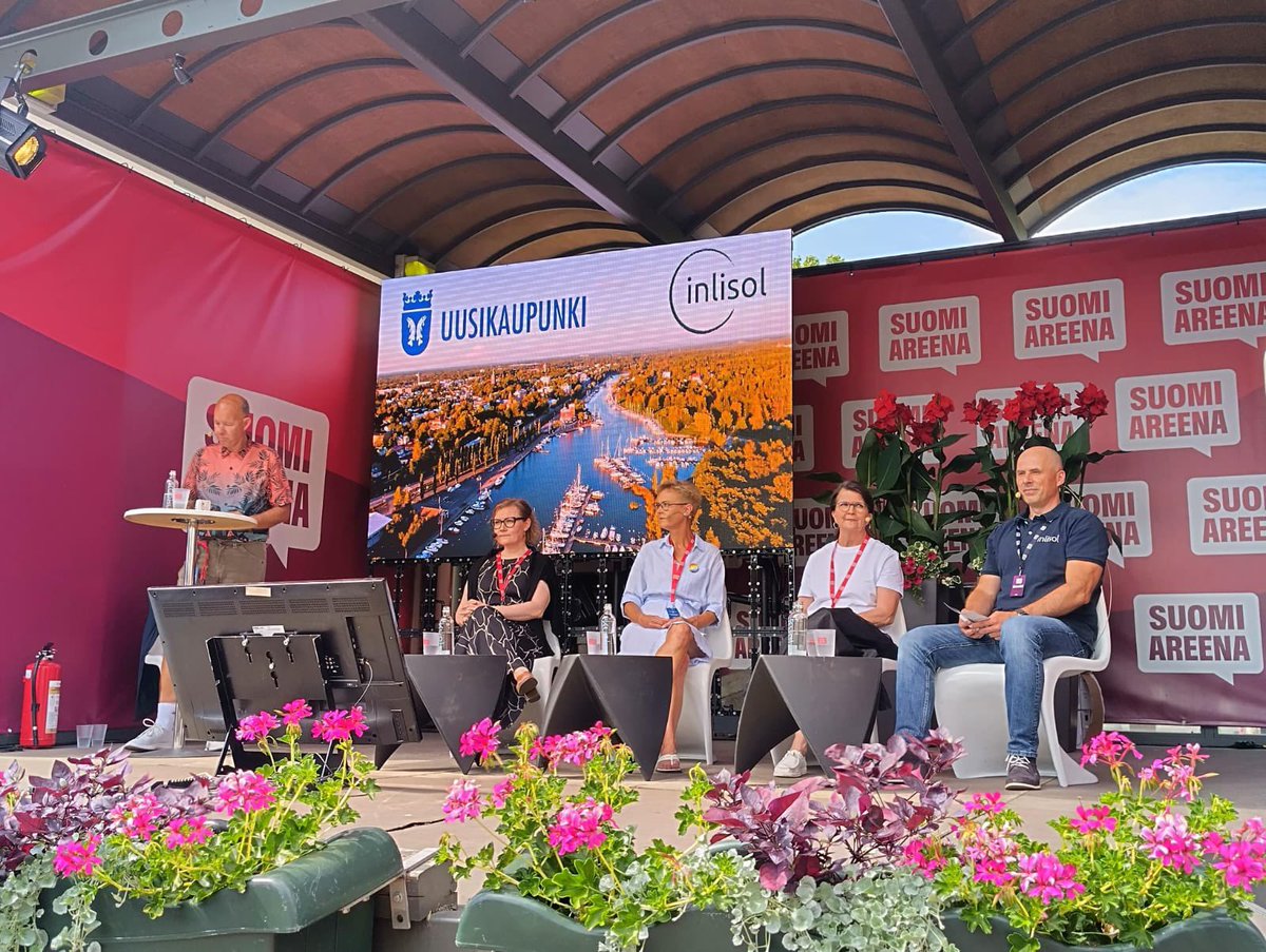KajKunnas's tweet photo. Tänään oli ilo ja kunnia juontaa @inlisol @NummelaAki järkkäämä tilaisuus @Porikaupunki @SuomiAreena lla. ”Teknologia hyvän hoivan apuna” jätti hyvän mielen… Ja kun sitten vielä @NooralottaNezir näytti sydäntä omalta lavaltaan niin… 🫢😇😘 https://t.co/QcxDeCS4tm