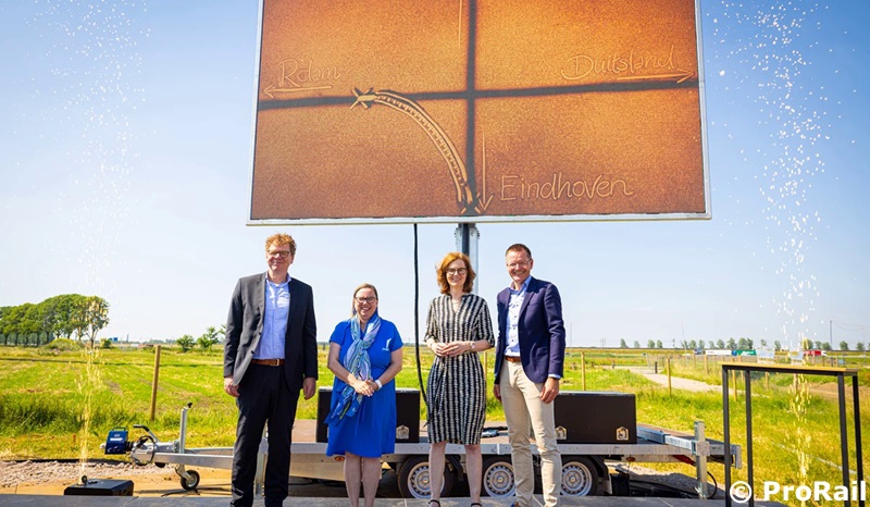 Startsignaal voor bouw Zuidwestboog bij Meteren - mp-produktie.nl/2024-06-28_Sta…

#BetuweRoute #Meteren #ProRail #VanHattumEnBlankevoort #Treinennieuws #Goederentreinen #A15