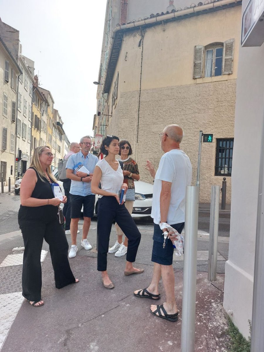 Merci à tous ceux qui par leur dévouement, par leur énergie et leur engagement tout au long de cette campagne de premier tour m'ont accompagnée. 
Votre travail, vos idées et votre passion m'ont beaucoup touchée.