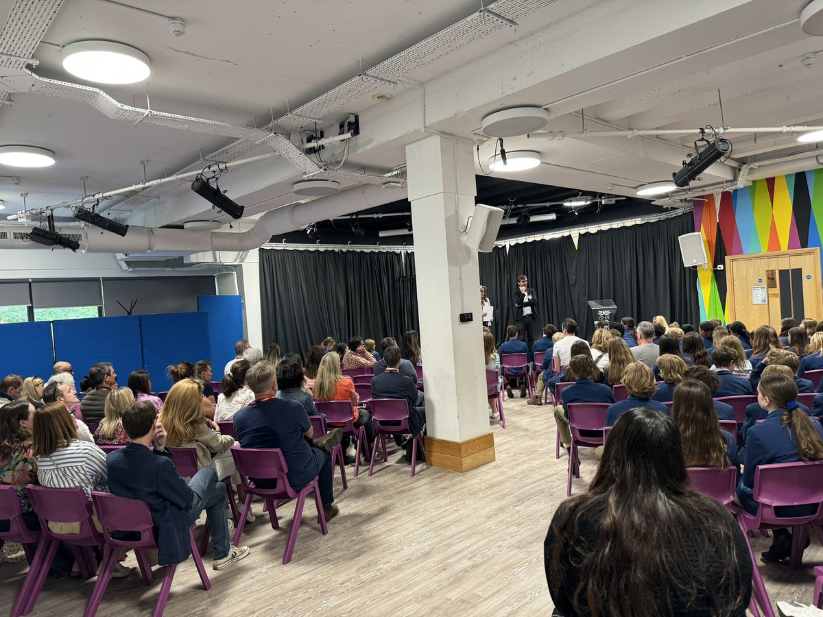 KewHouseHmn's tweet photo. Dropped into the theatre this afternoon to see the awards announced for the Year 7 Science Fair. The parents and staff celebrated the achievements of the children, lots of great work on display. Well done to colleagues in the @KewHouseScience department! @KewHouseSchool https://t.co/2iYKxnBcUl