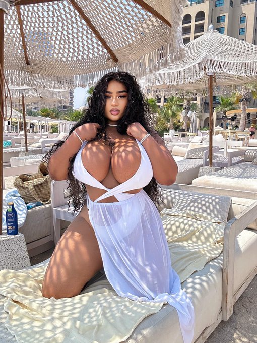 Habibi, cum to Dubai https://t.co/FxqjV3PpBv https://t.co/A4afeUP8PN<a href="/tag/fathersday"class="tags"><span>#fathersday</span></a>