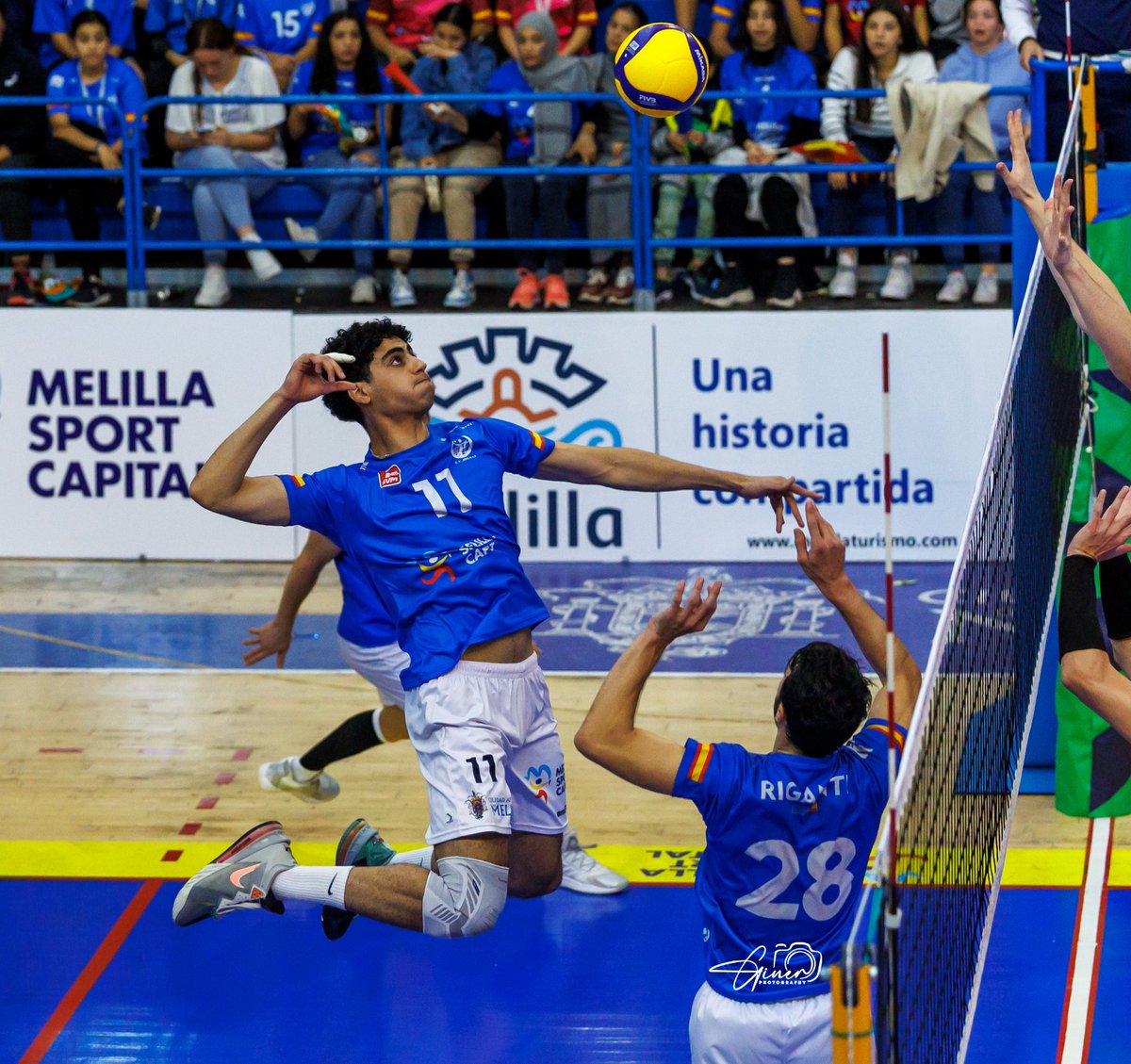 MELILLA_HOY's tweet photo. Azddin Mimoun, convocado por la selección absoluta de voleibol para el clasificatorio del Campeonato de Europa 2026
https://t.co/KcE3tj8dhY https://t.co/DMA2BAw20I