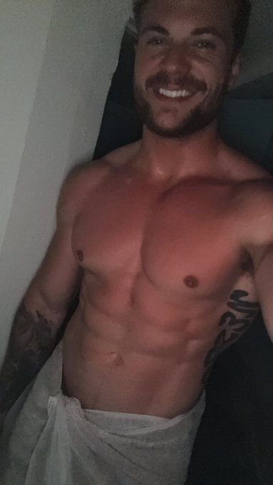 It&rsquo;s my 29th birthday!!! Last year of my 20&rsquo;s, let&rsquo;s make it a great one https://t.co/NA7Uk050oj