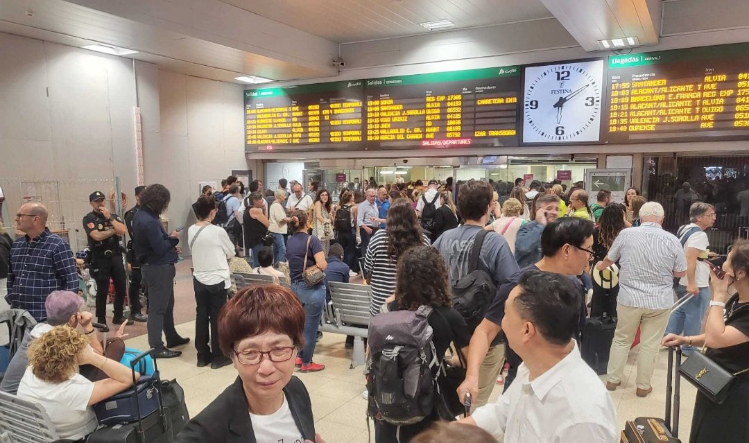 Ni en Europa ni en el mundo creo que haya estación más impresentable y cutre que Chamartín. Vergüenza.