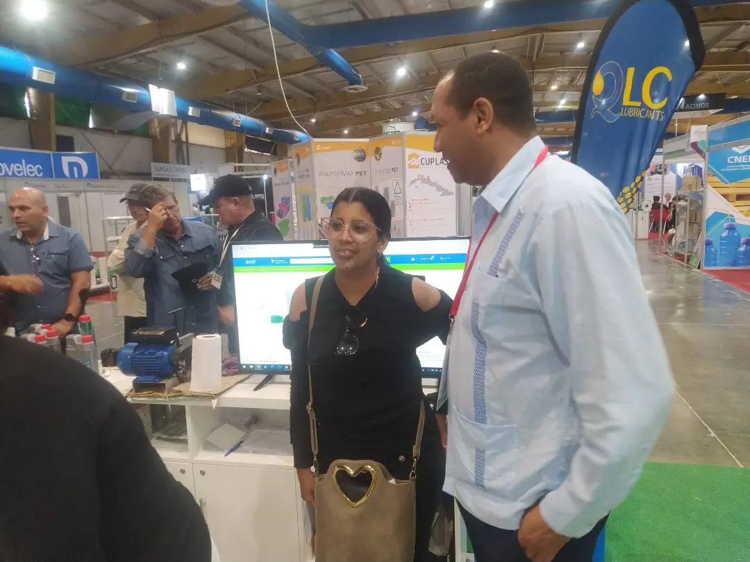 ilimpex_oficial's tweet photo. Firma de carta de intención con la Empresa Textil Texoro para el suministro de productos para el comercio electrónico transfronterizo @EdelEncomil #cartas #intencion #tesorox #suministro #productos #comercioelectronico #fimae #cubaindustrias2024 https://t.co/Vqcyu8qIYZ