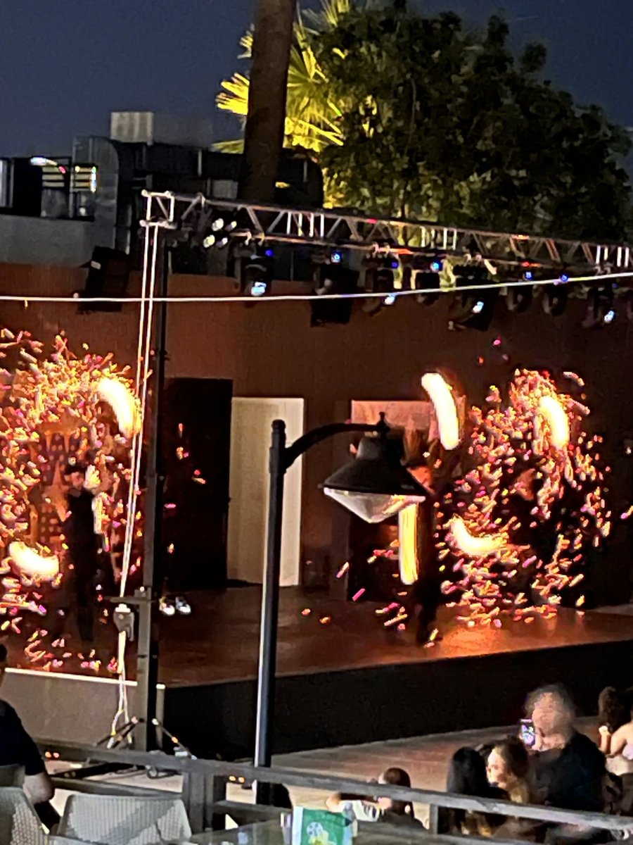 mist58912's tweet image. Yanıyor 🔥 

#fire #firedance