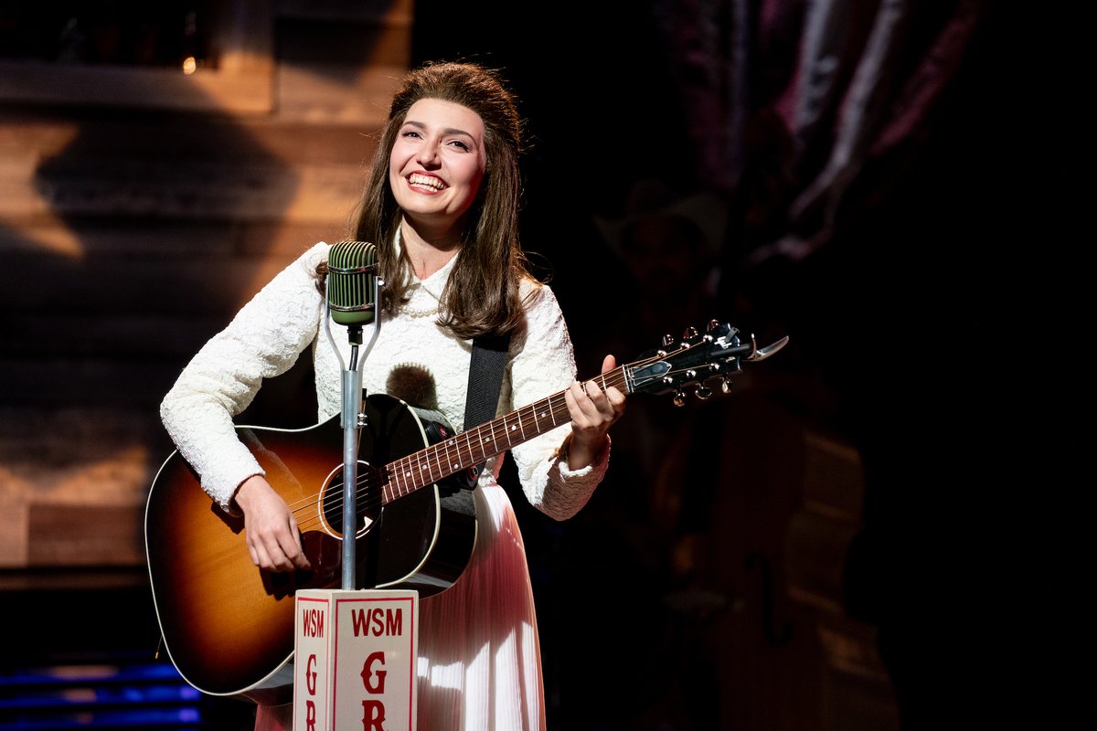 yvarcade's tweet photo. Move to @theArtsClub's energetic Johnny Cash musical #ACTCRingofFire 🪕 on @granville_isle https://t.co/QjSbbZIEOA #GranvilleIsland https://t.co/oKkBj5CqN2