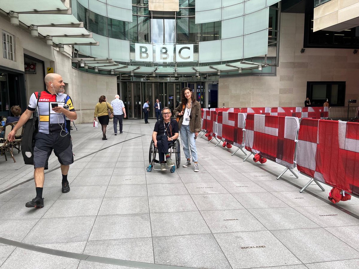 Richard Watson (@richardwatson1) on Twitter photo My last day today ā¦<a href="/BBCNewsnight/">BBC Newsnight</a>ā© after 33 years at the BBC. Lots to celebrate tonight, but may be Iām most proud to see my daughter ā¦@ninakwatsonā© making her way as a young freelance journalist covering world affairs. My last day today ā¦<a href="/BBCNewsnight/">BBC Newsnight</a>ā© after 33 years at the BBC. Lots to celebrate tonight, but may be Iām most proud to see my daughter ā¦@ninakwatsonā© making her way as a young freelance journalist covering world affairs.