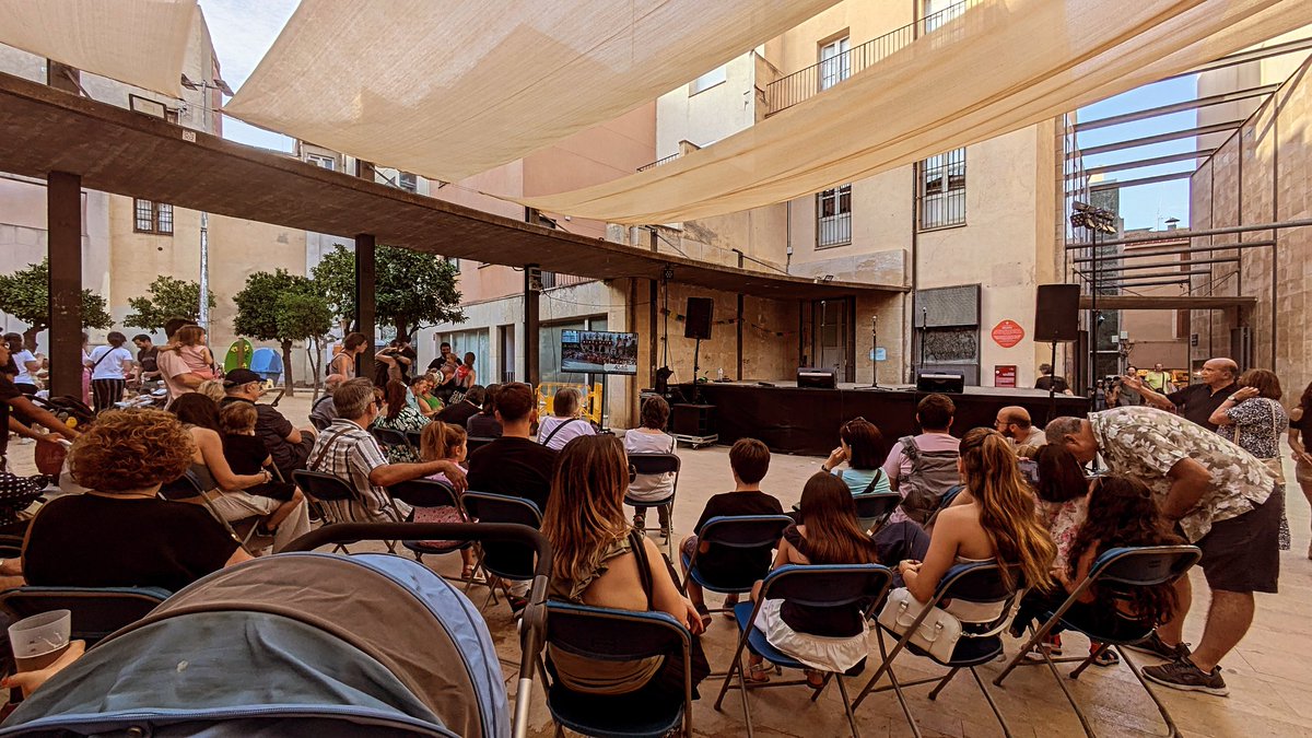 Quin orgull veure la plaça plena gaudint dels actes d'ofici en el nostre espai. 

#FMTRS24 #FMTRS #ESPAILATAIFA