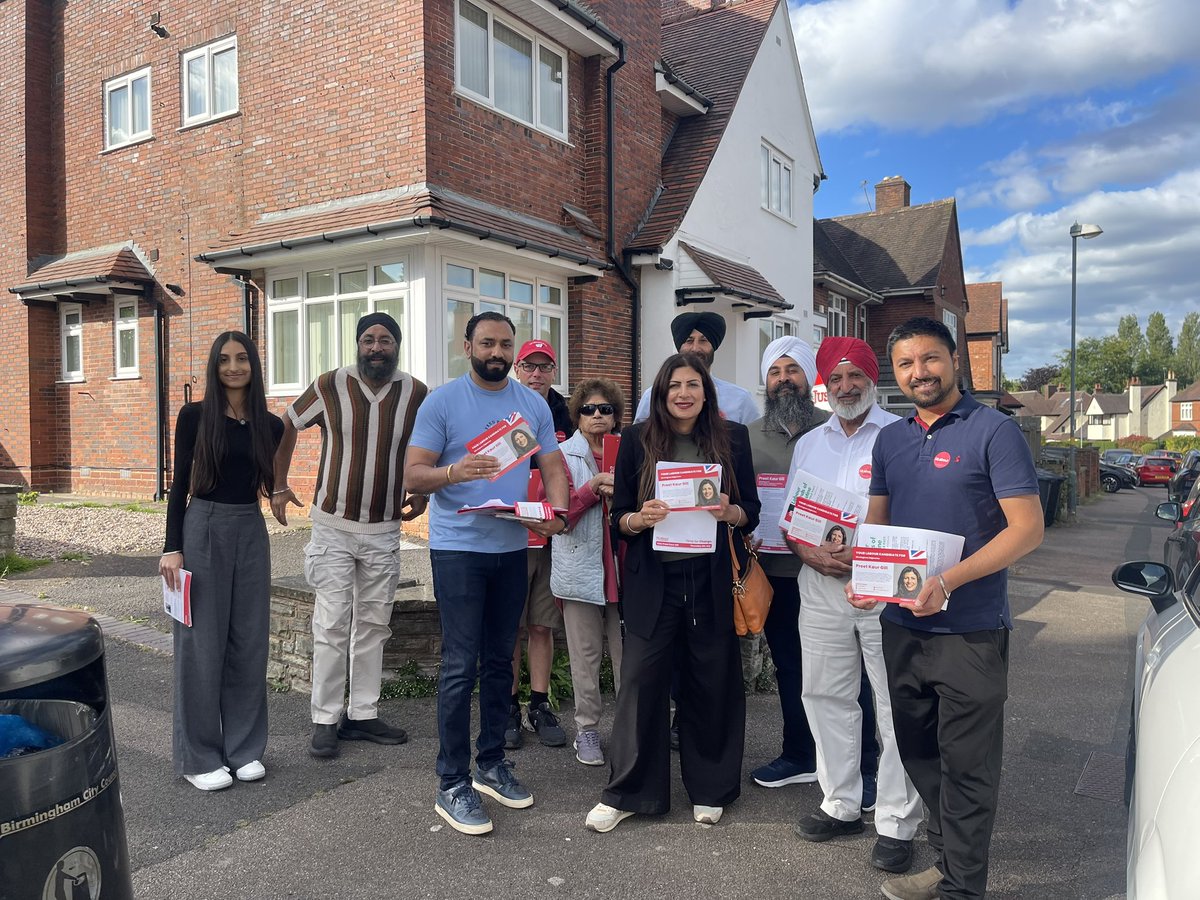 Great team out talking to residents in the constituency. Wonderful to catch up with people I grew up with who still live here. Lovely trip down memory lane.  

Thanks to <a href="/unitedsikhs/">UNITED SIKHS</a> for joining too. 
#VotePreetGill #VoteLabour